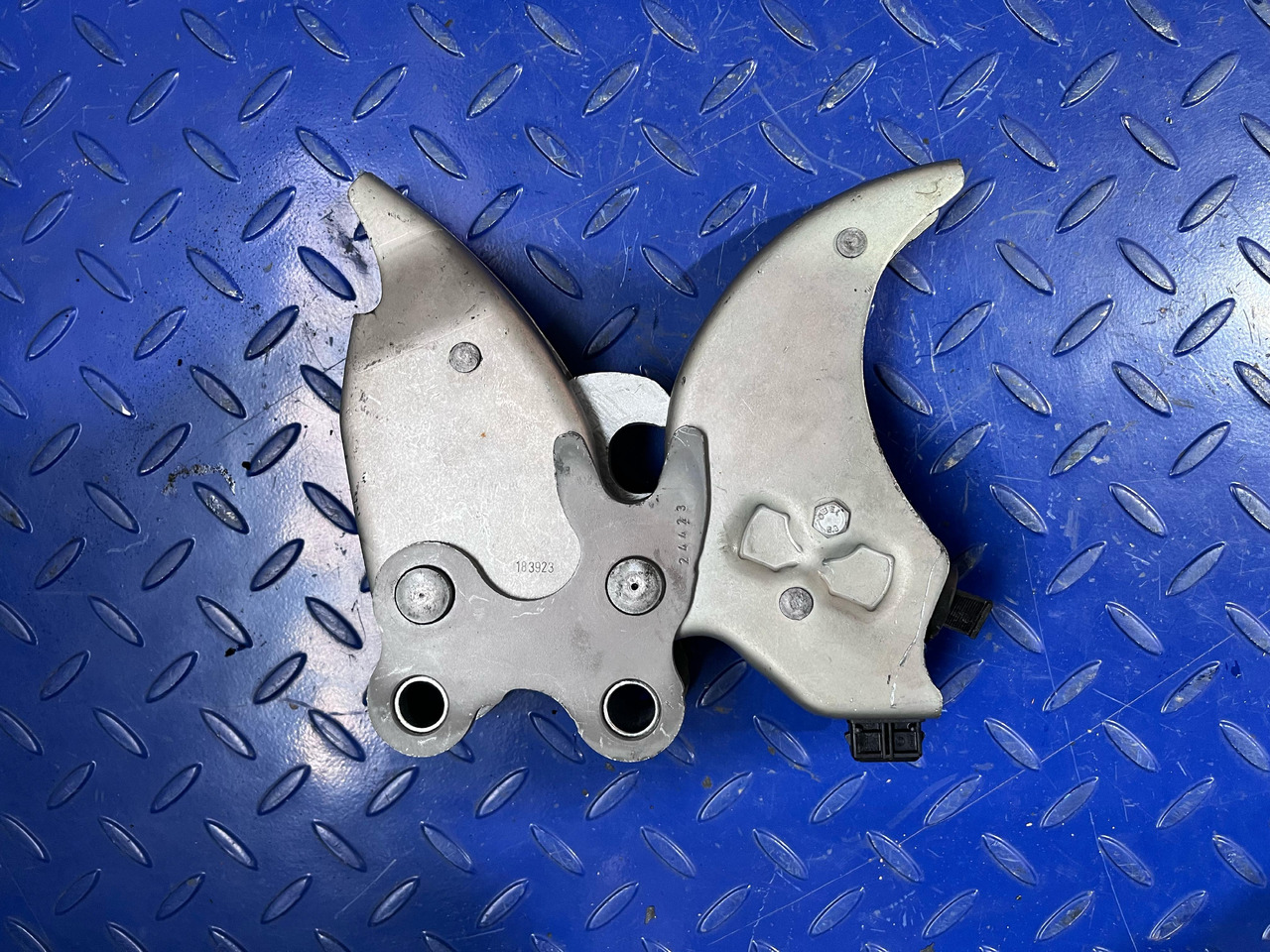 Mercedes Benz A9603102583 - Кабина и интерьер: фото 1 Mercedes Benz A9603102583 - Кабина и интерьер: фото 1