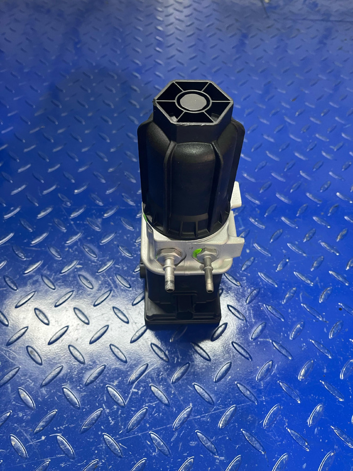 Mercedes Benz Actros MP4 Adblue Pump Euro 6 - Выхлопная система для Грузовиков: фото 1 Mercedes Benz Actros MP4 Adblue Pump Euro 6 - Выхлопная система для Грузовиков: фото 1