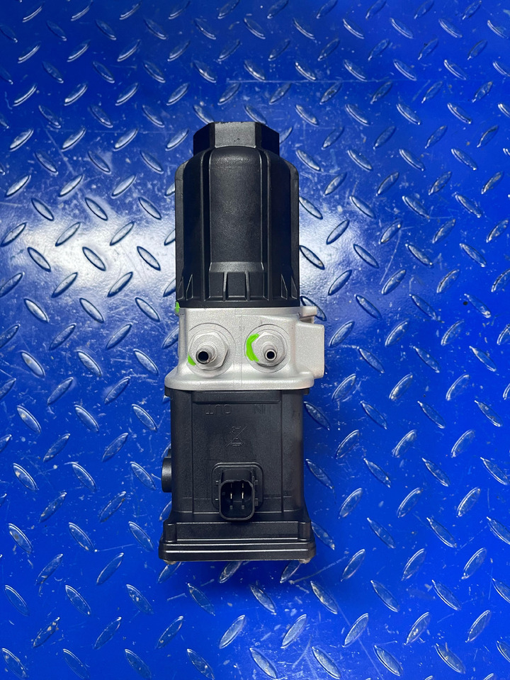 Mercedes Benz Actros MP4 Adblue Pump Euro 6 - Выхлопная система для Грузовиков: фото 2 Mercedes Benz Actros MP4 Adblue Pump Euro 6 - Выхлопная система для Грузовиков: фото 2