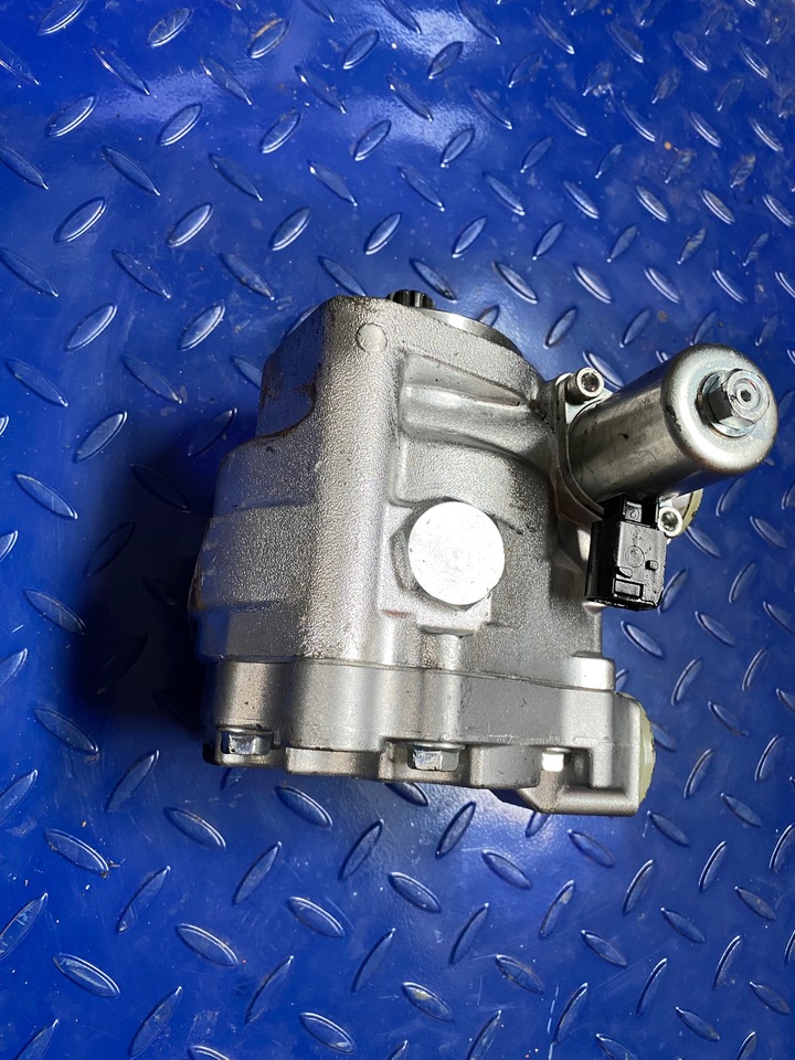 Mercedes Servo Pump A9604600380 Actros MP4 - Насос гидроусилителя для Грузовиков: фото 1 Mercedes Servo Pump A9604600380 Actros MP4 - Насос гидроусилителя для Грузовиков: фото 1
