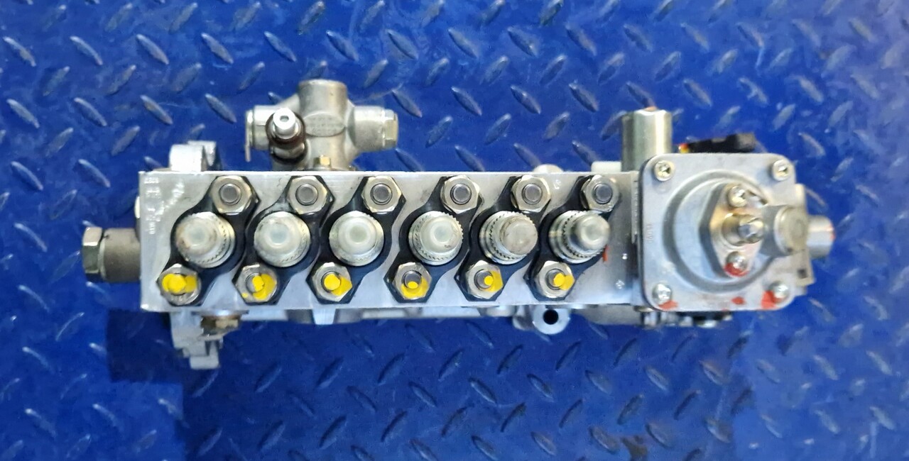 BOSCH INJECTION PUMP 0402076840 - Запчасти для Другой техники: фото 2 BOSCH INJECTION PUMP 0402076840 - Запчасти для Другой техники: фото 2