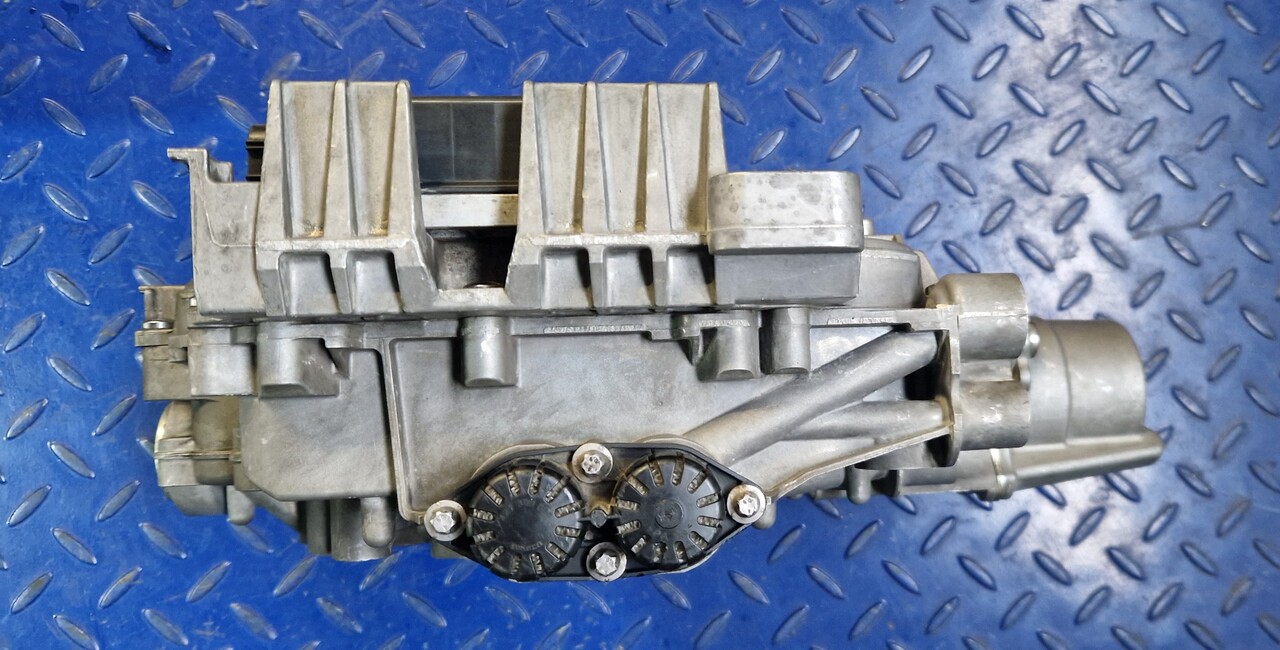 Mercedes MB Actros MP4 transmission shifting cylinder A9602603863 - Запчасти для Другой техники: фото 3 Mercedes MB Actros MP4 transmission shifting cylinder A9602603863 - Запчасти для Другой техники: фото 3