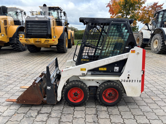 Bobcat S70 - Мини-погрузчик с бортовым поворотом: фото 5 Bobcat S70 - Мини-погрузчик с бортовым поворотом: фото 5