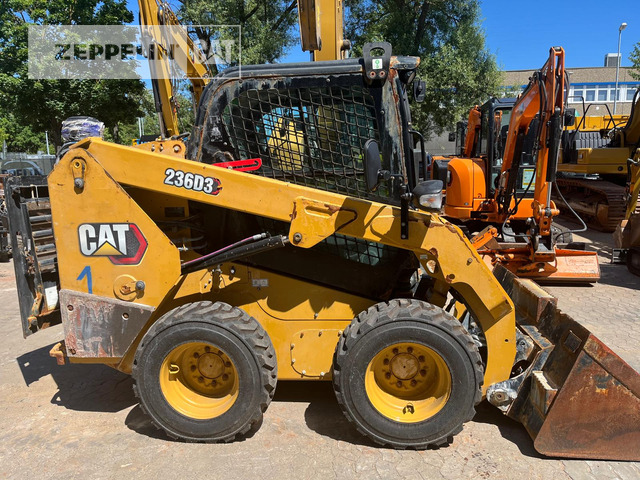 Cat 236D - Мини-погрузчик с бортовым поворотом: фото 1 Cat 236D - Мини-погрузчик с бортовым поворотом: фото 1