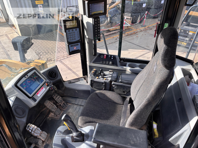 Колёсный погрузчик Cat 950M: фото 11