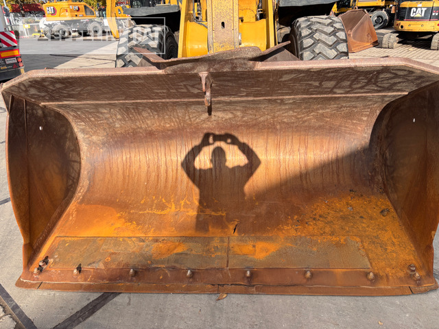 Колёсный погрузчик Cat 950M: фото 10