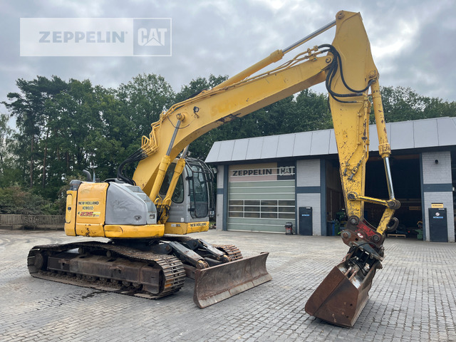 New Holland E235 - Гусеничный экскаватор: фото 2 New Holland E235 - Гусеничный экскаватор: фото 2