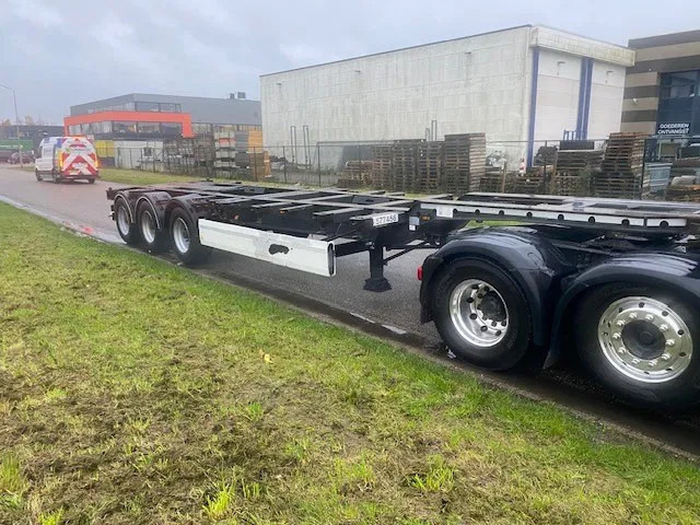 Krone SD multi containerchassis ,3 ASSER , 20-30-40-45 VOET containers - Полуприцеп-контейнеровоз/ Сменный кузов: фото 4 Krone SD multi containerchassis ,3 ASSER , 20-30-40-45 VOET containers - Полуприцеп-контейнеровоз/ Сменный кузов: фото 4