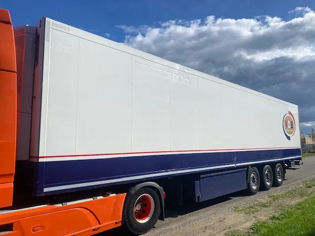 Krone koelvries met TK en onderschuifklep , aslift, - Полуприцеп-рефрижератор: фото 3 Krone koelvries met TK en onderschuifklep , aslift, - Полуприцеп-рефрижератор: фото 3