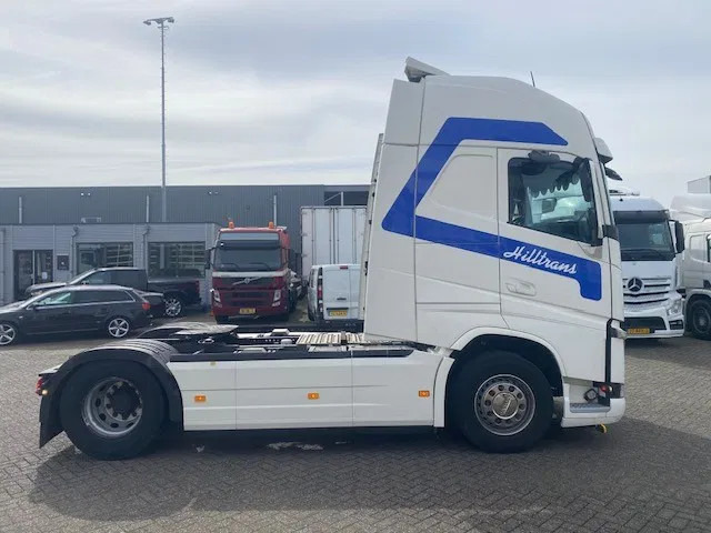 Volvo FH 13.460 XL cabine, euro 6 , full spoilered, smart tacho , new clutch ,beauty..... - Тягач: фото 3 Volvo FH 13.460 XL cabine, euro 6 , full spoilered, smart tacho , new clutch ,beauty..... - Тягач: фото 3