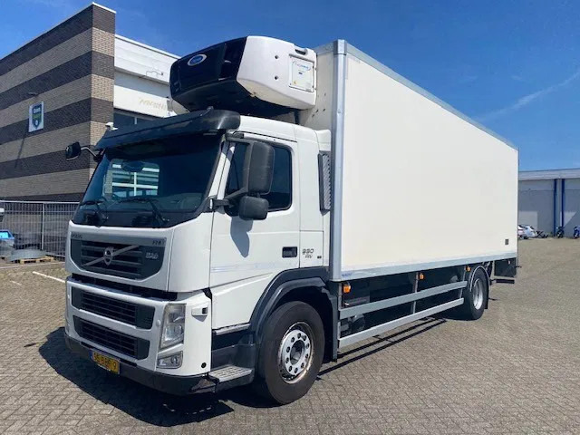 Volvo FM 330 EEV koelvriesbak , 760 lang, 2 comp, carrier koeler, D"hollandia klep - Рефрижератор: фото 1 Volvo FM 330 EEV koelvriesbak , 760 lang, 2 comp, carrier koeler, D"hollandia klep - Рефрижератор: фото 1