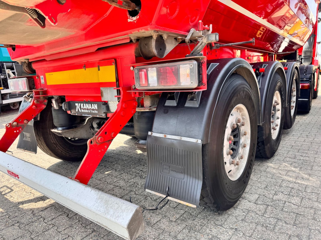 Kempf SKM 35/3 Alu Mulde ca.28m³ el. Verdeck 5.020Kg - Самосвальный полуприцеп: фото 4 Kempf SKM 35/3 Alu Mulde ca.28m³ el. Verdeck 5.020Kg - Самосвальный полуприцеп: фото 4