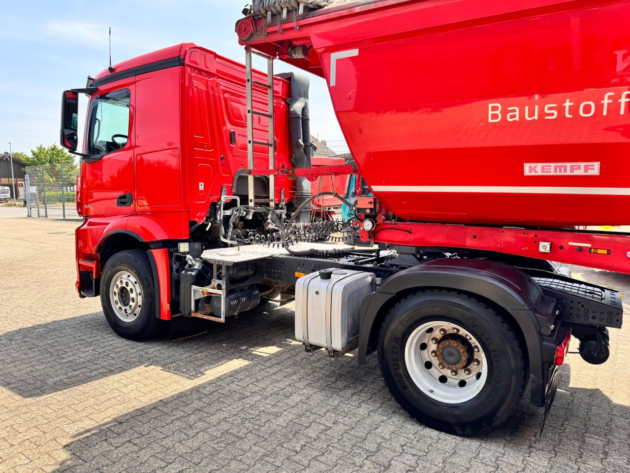 Mercedes-Benz 1846 Actros LS Kipphydraulik Alcoa - Тягач: фото 3 Mercedes-Benz 1846 Actros LS Kipphydraulik Alcoa - Тягач: фото 3