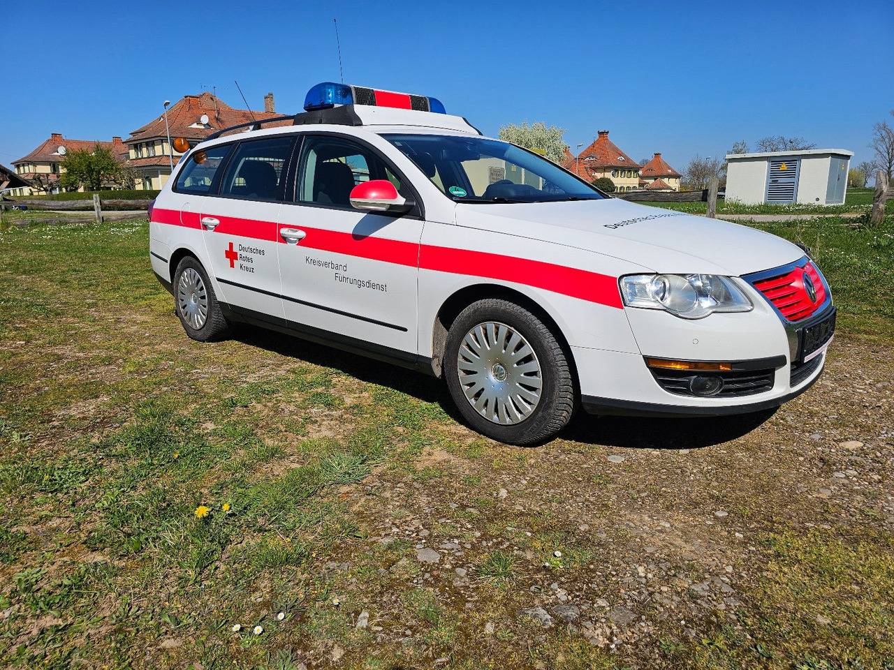 Volkswagen Allrad Feuerwehr Kommandowagen HVO KDOW ELW - Седан: фото 1 Volkswagen Allrad Feuerwehr Kommandowagen HVO KDOW ELW - Седан: фото 1