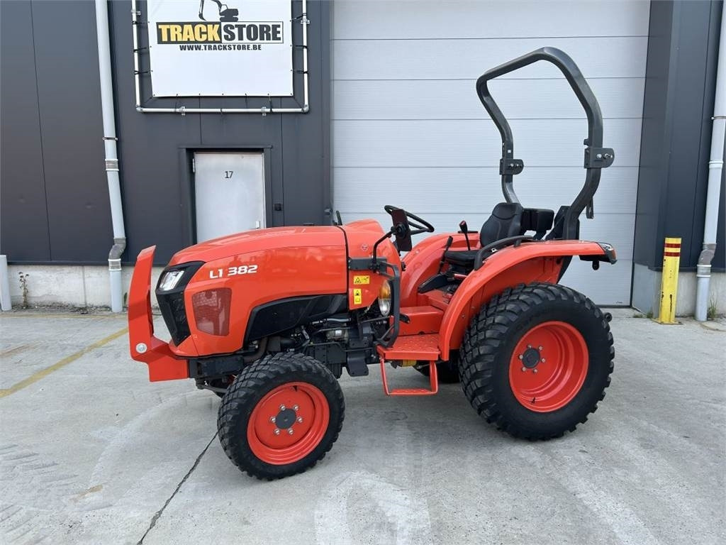Kubota L1-382 (5278) - Коммунальный трактор: фото 1 Kubota L1-382 (5278) - Коммунальный трактор: фото 1