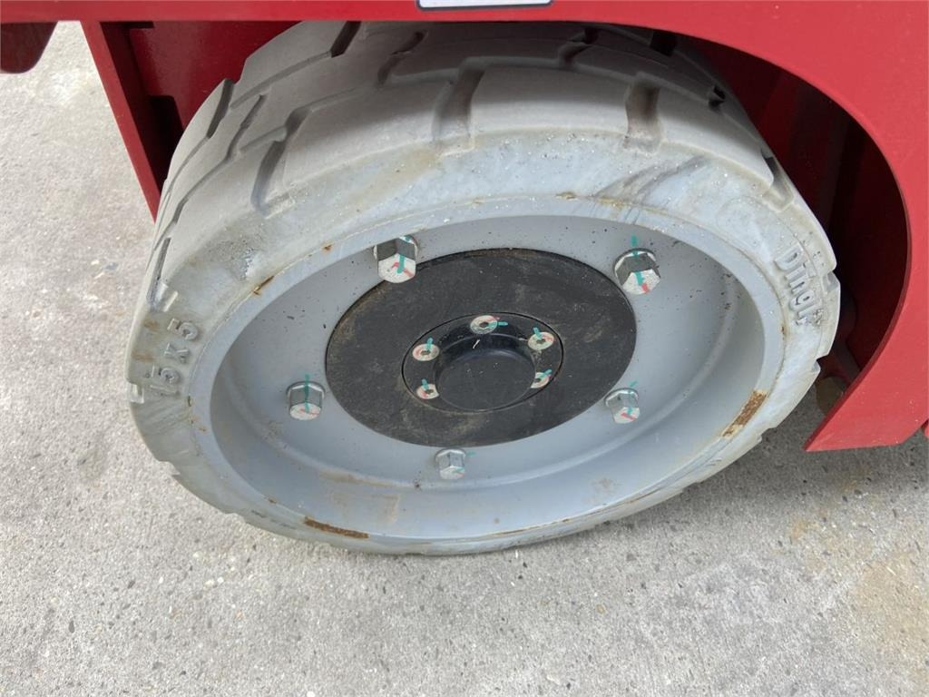 Ножничный подъемник Magni ES1212AC (6444): фото 9 Ножничный подъемник Magni ES1212AC (6444): фото 9