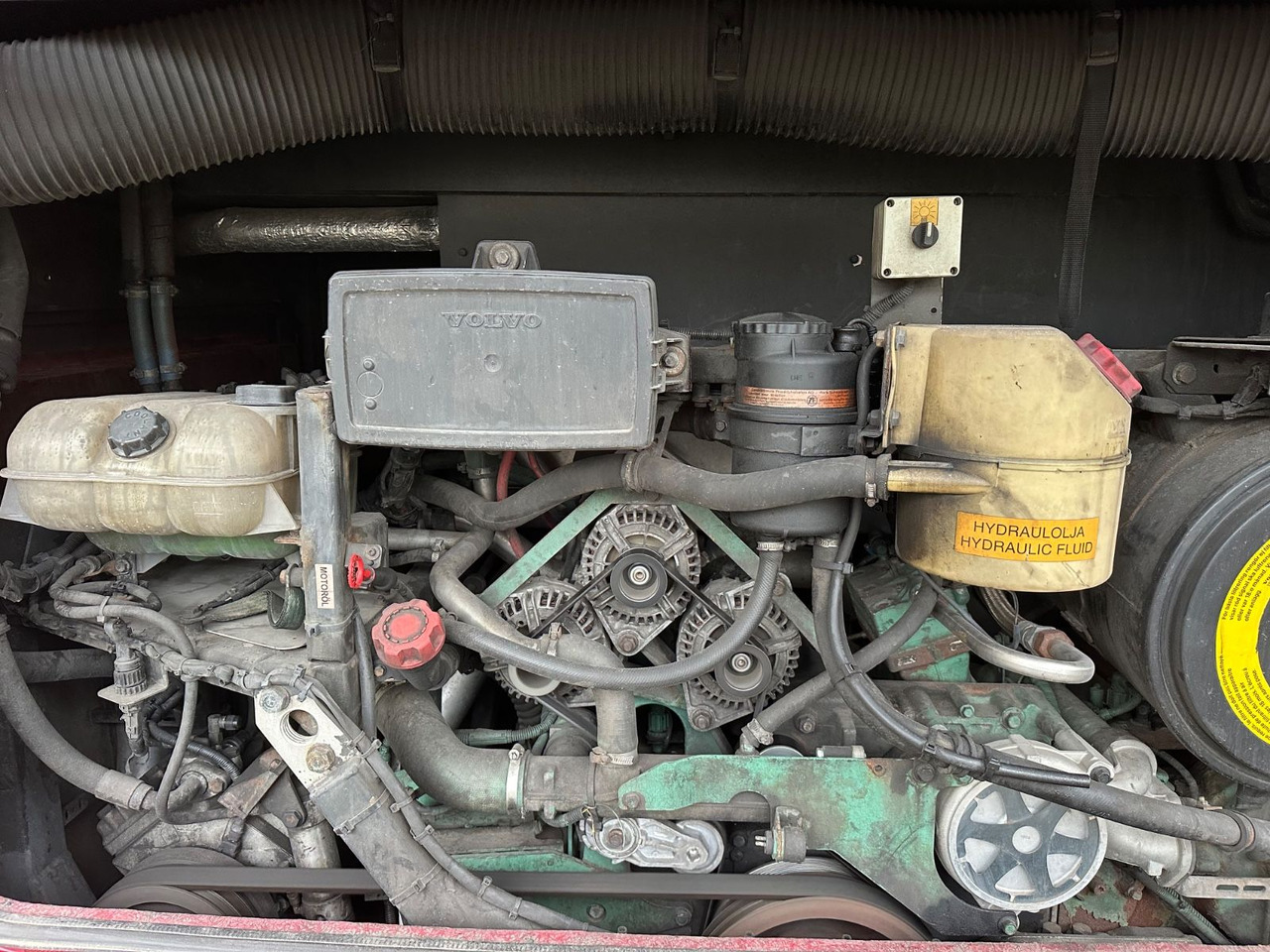 Volvo 9900 HD 6x2 (9700*415 HD*Tourismo RHD) - Туристический автобус: фото 4 Volvo 9900 HD 6x2 (9700*415 HD*Tourismo RHD) - Туристический автобус: фото 4